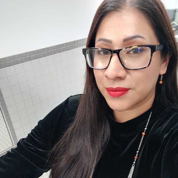 Meet your Posher, Maria - Picture 2 of 2